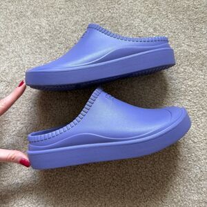 HUNTER In/Out Bloom Algae Foam Slip-On Clogs Mules Purple Womens Size 6 / EU 37
